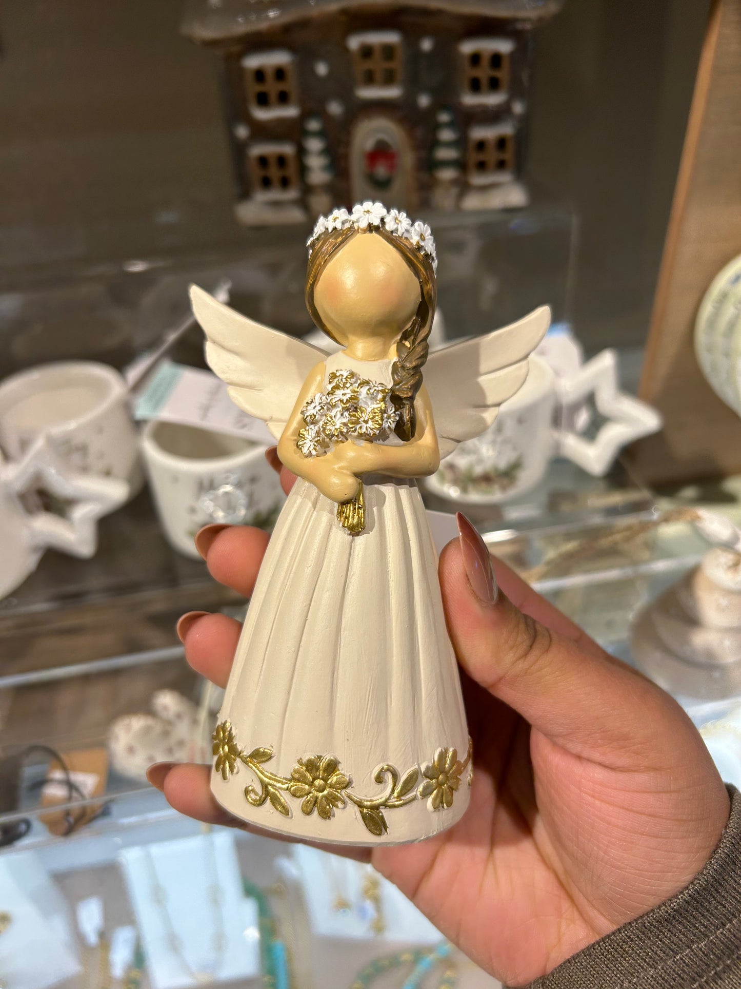 Christmas Angel With Flowers & Gold Accents